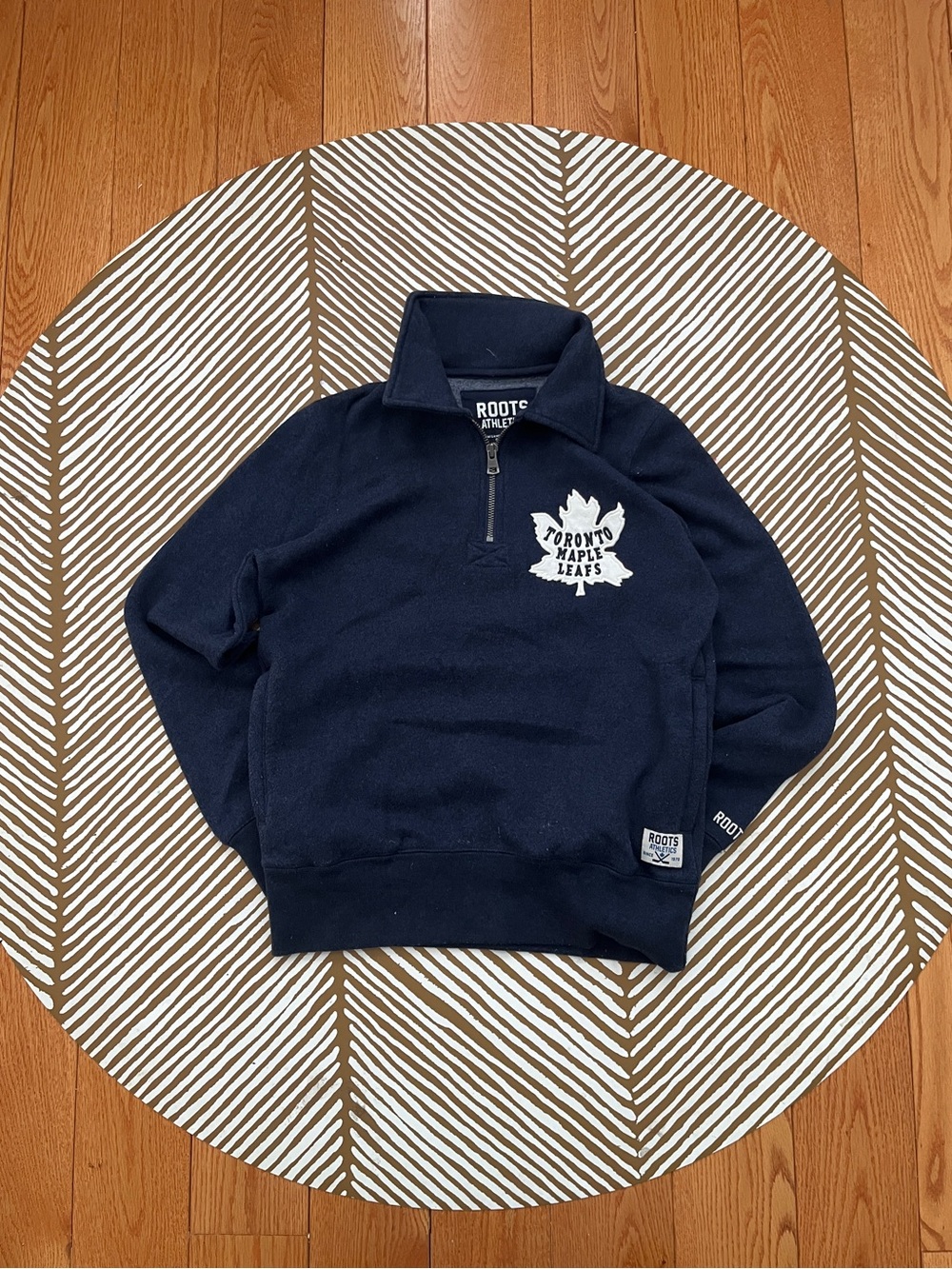 Roots x Toronto Maple Leafs 1/4 Zip (women’s XXS)